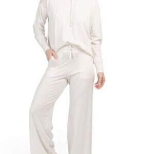 Splendid Cream Hoodie and pants set